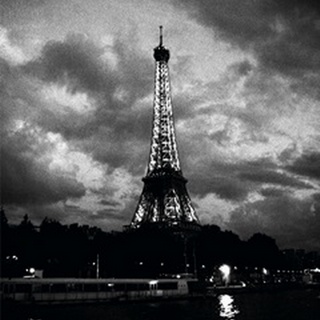 Nuit Orageuse au Tour Eiffel